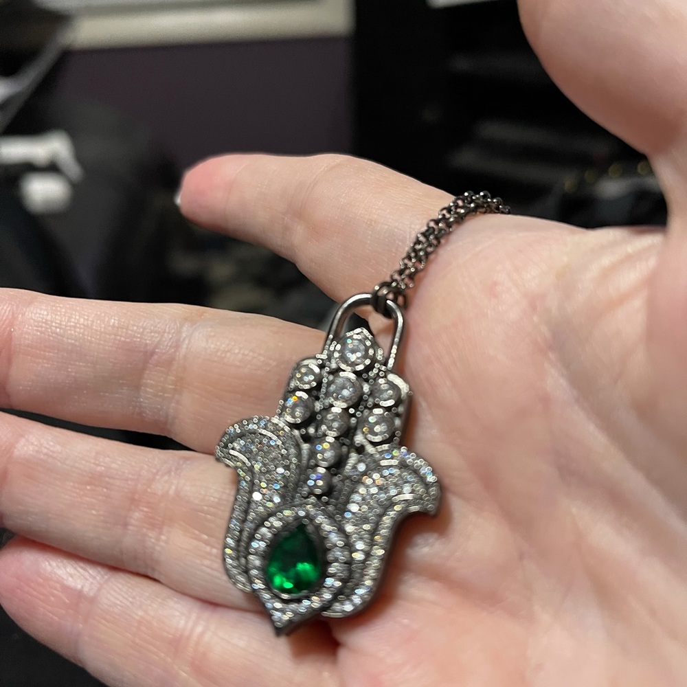 Hespera tsavorite and gunmetal Hamsa
